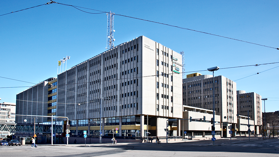 Senaatti-kiinteistöillä on Helsingissä lähes 600 rakennusta. Niitä lämmitetään muun muassa 130 kaukolämpöliittymällä. Senaatti-kiinteistöillä on Helsingissä lähes 600 rakennusta. Niitä lämmitetään muun muassa 130 kaukolämpöliittymällä.