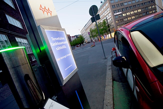 Sähköautot lataavat! Sähköautot lataavat!