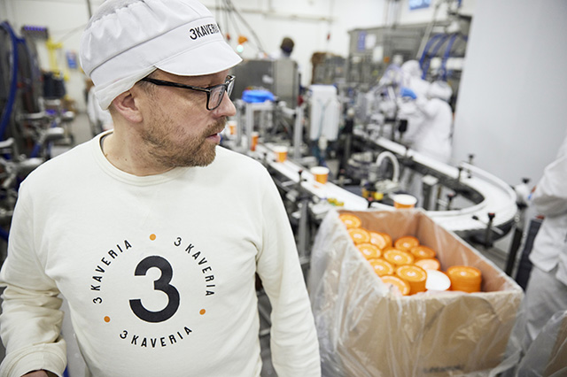 3 Kaveria -jäätelötehtaalla