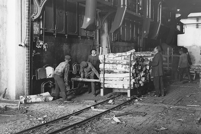 Suvilahden työmiehiä vuonna 1914