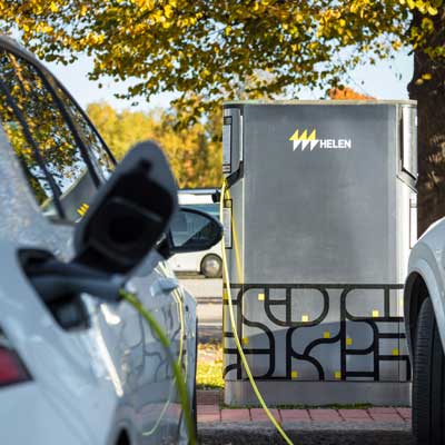 Keskinopea sähköautojen latauslaite Keskinopea sähköautojen latauslaite
