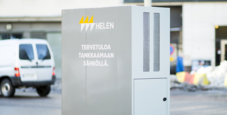 Sähköauton lataus Sähköauton pikalatauspiste Runeberginkadulla